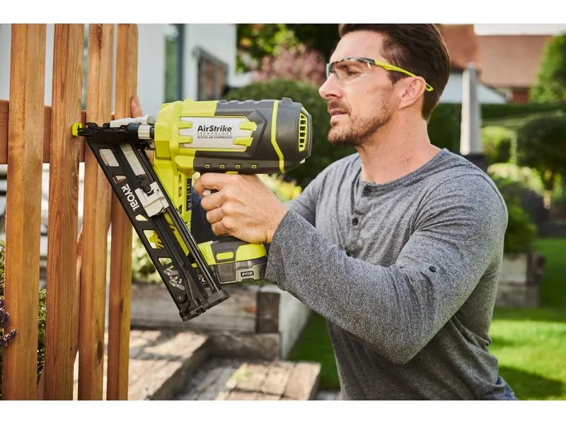 RYOBI Akku-Nagler R15GN18-0