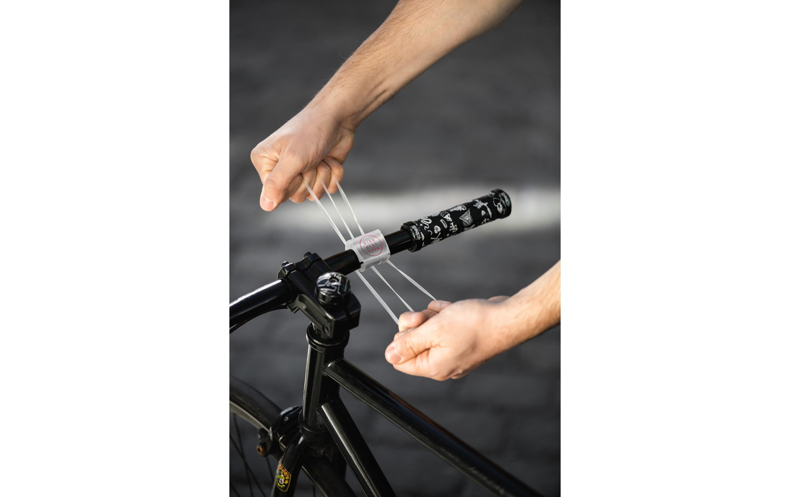 Finn Universal Smartphone-Halter Schwarz