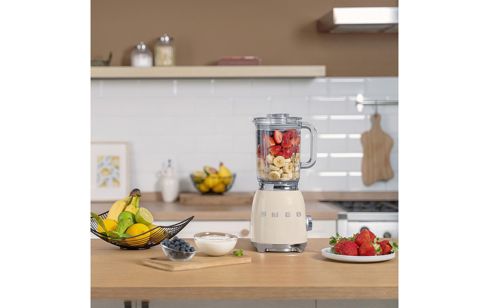 SMEG Standmixer 50's Style BLF03CREU Crème