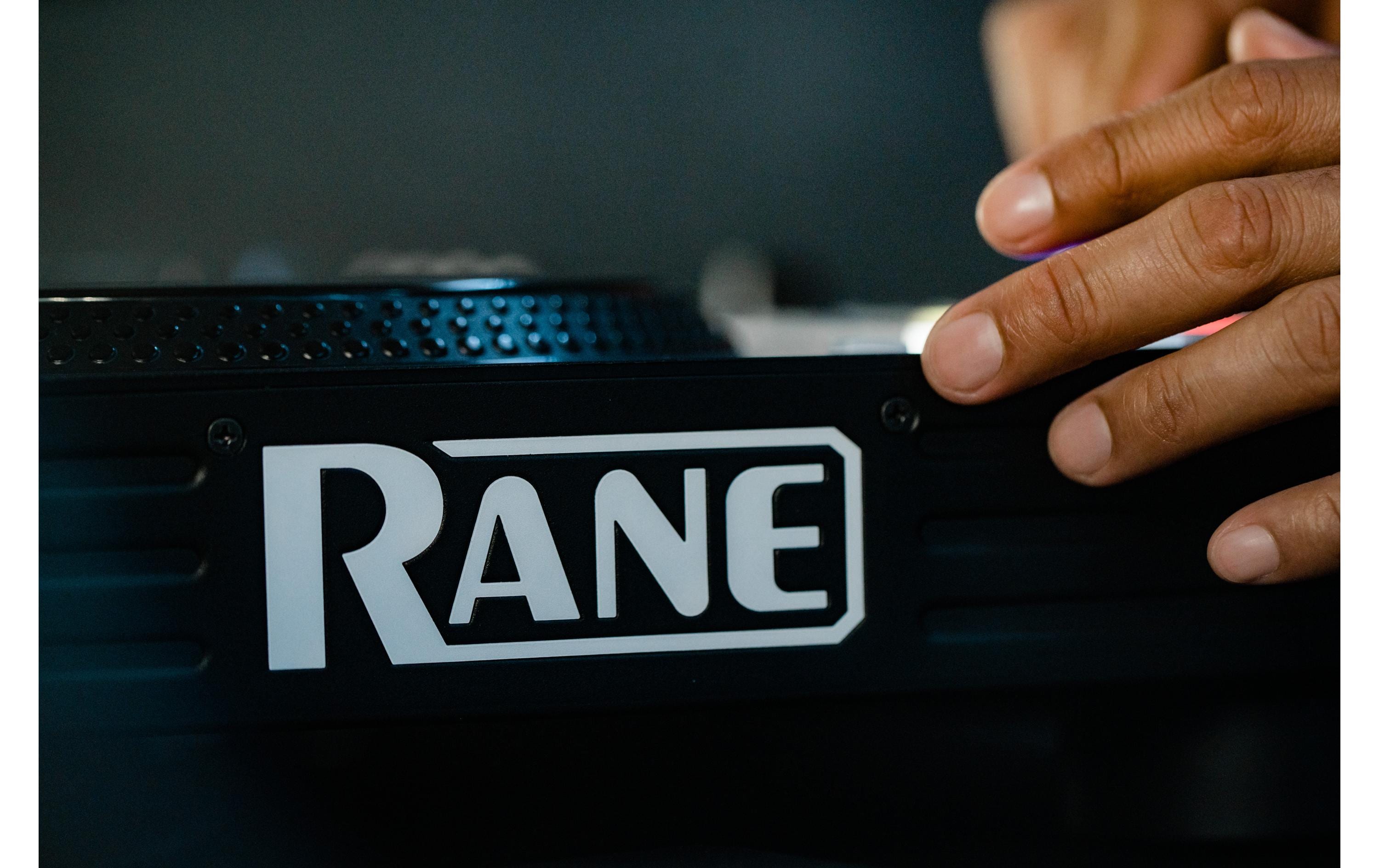 Rane DJ-Controller Four