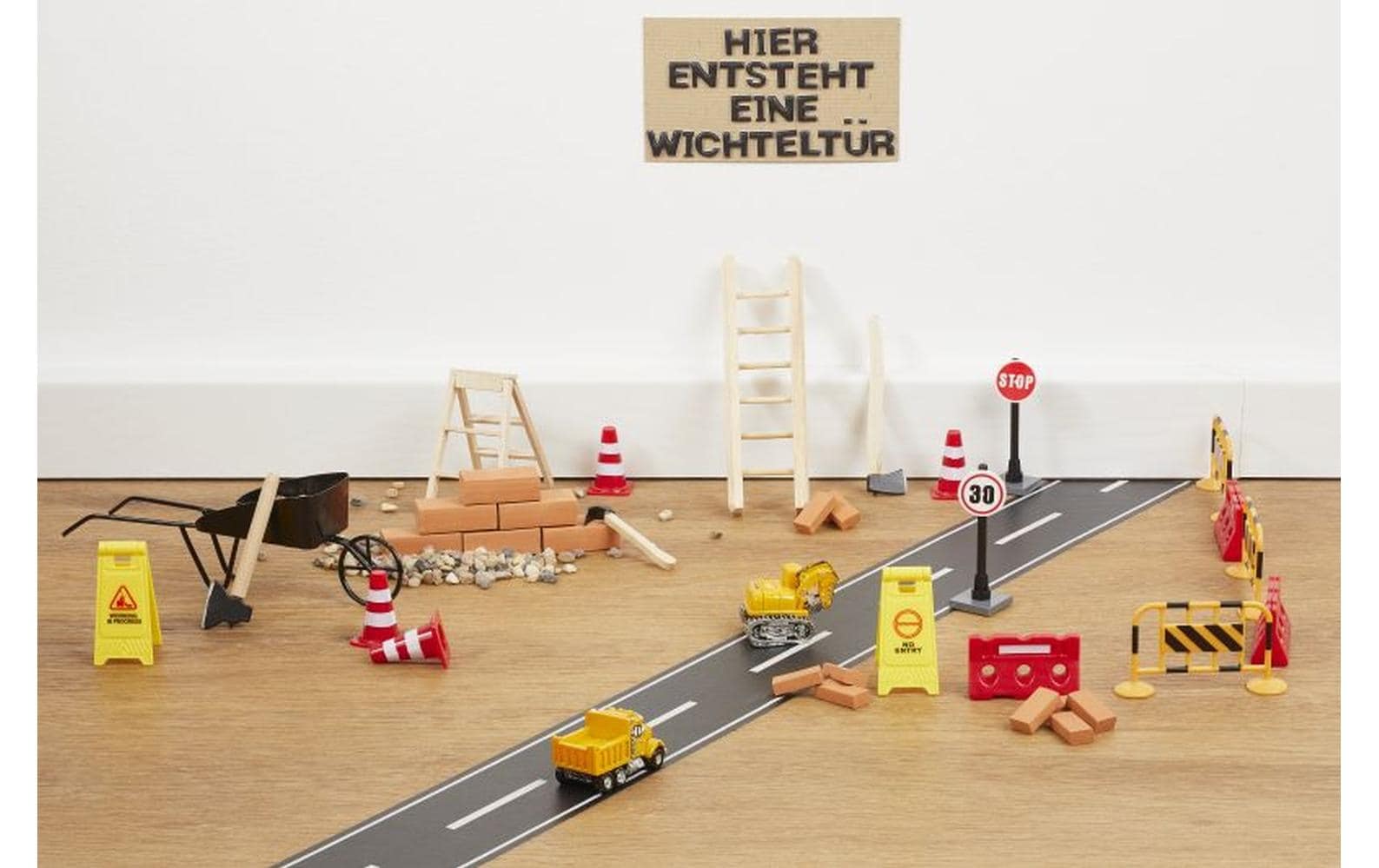 HobbyFun Mini-Utensilien Verkehrsschilder 3 Stück