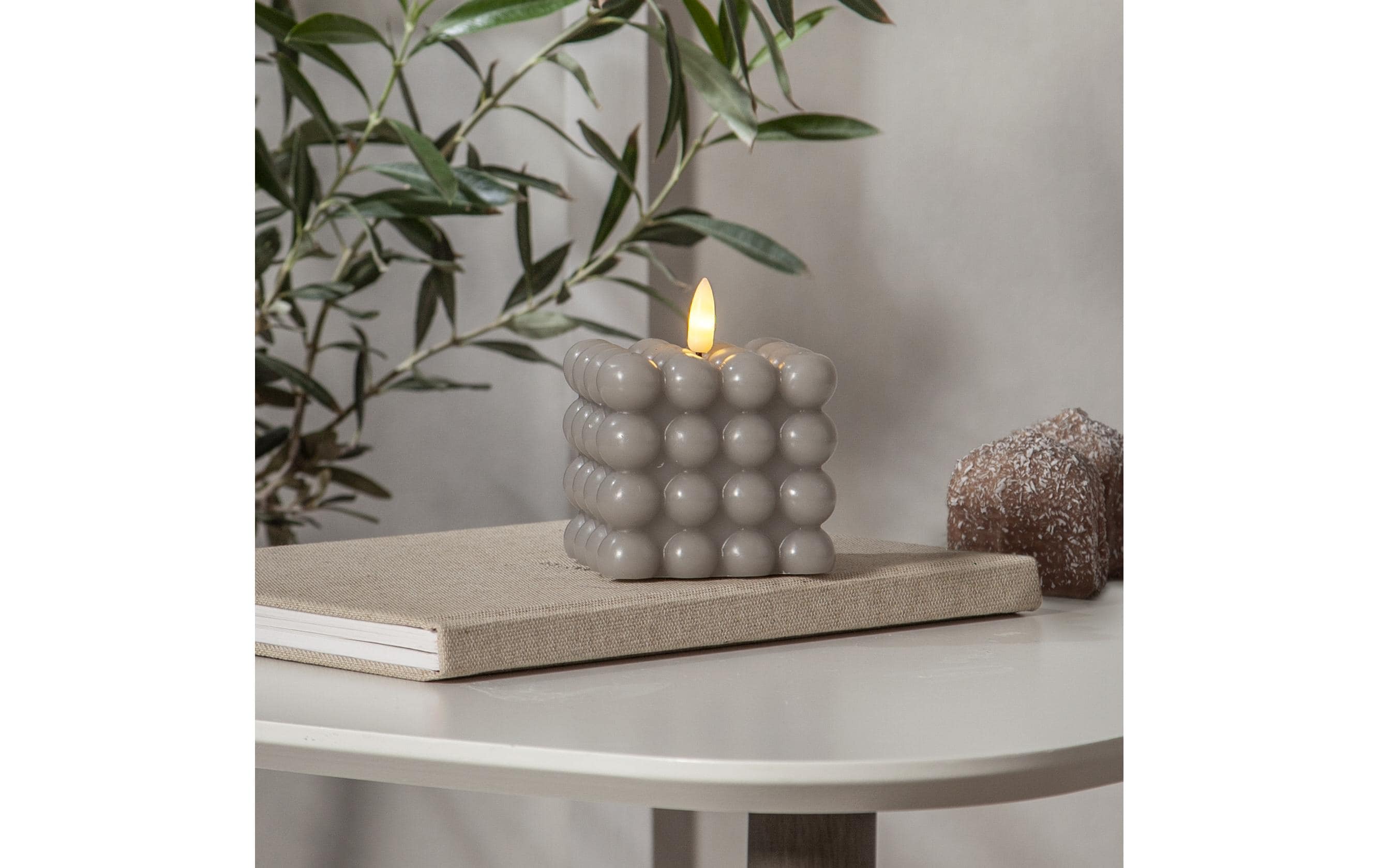 Star Trading LED-Kerze Flamme Dot, 7.5 x 7.5 x 9.5 cm, Grau Star Trading LED-Kerze Flamme Dot, 7.5 x 7.5 x 9.5 cm, Grau