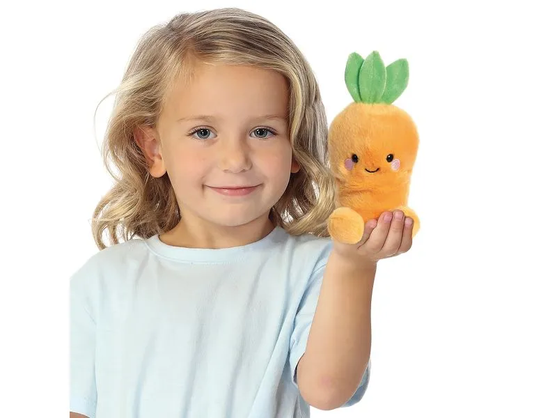 AURORA Palm Pals Cheerful Carrot 13 cm AURORA Palm Pals Cheerful Carrot 13 cm