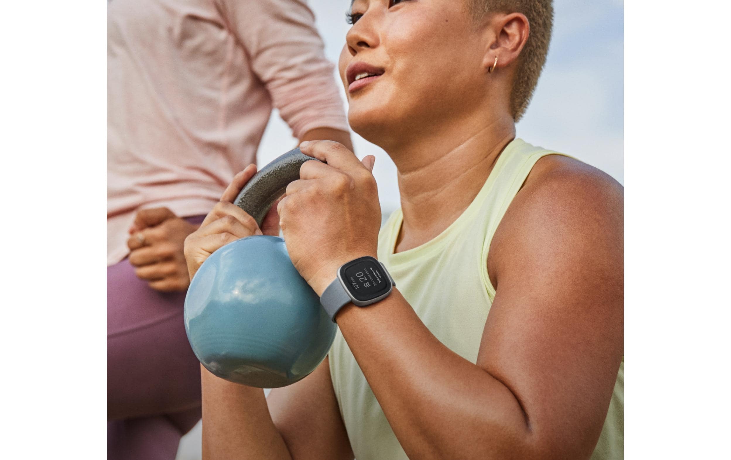 Fitbit GPS-Sportuhr Versa 4 Smartwatch Dunkelblau/Silber