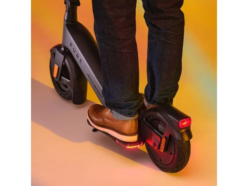 Pure Electric E-Scooter x Mac Laren Schwarz Pure Electric E-Scooter x Mac Laren Schwarz