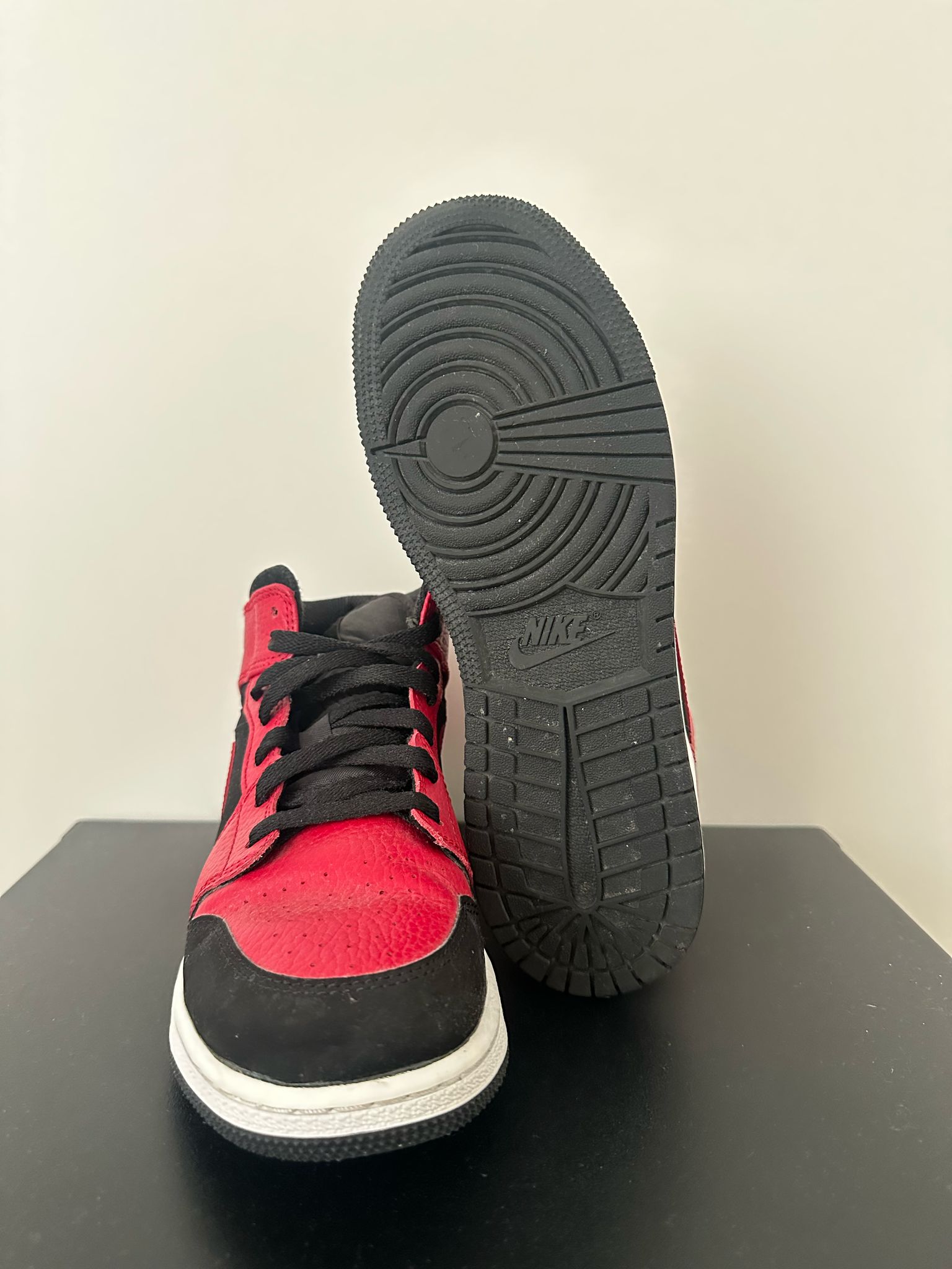 Air Jordan 1 Mid - gymred/schwarz - Gr. 38