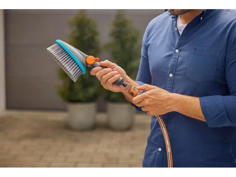 GARDENA Cleansystem Handbürste M soft GARDENA Cleansystem Handbürste M soft