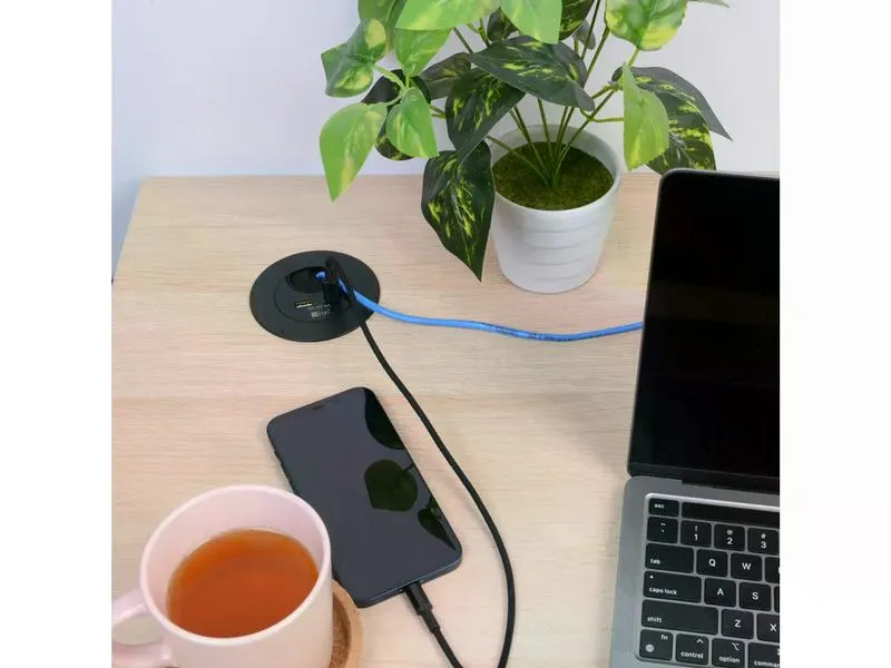 Max Hauri USB-Ladesteckdose USB A+C mit Kabeldurchführung, Schwarz Max Hauri USB-Ladesteckdose USB A+C mit Kabeldurchführung, Schwarz