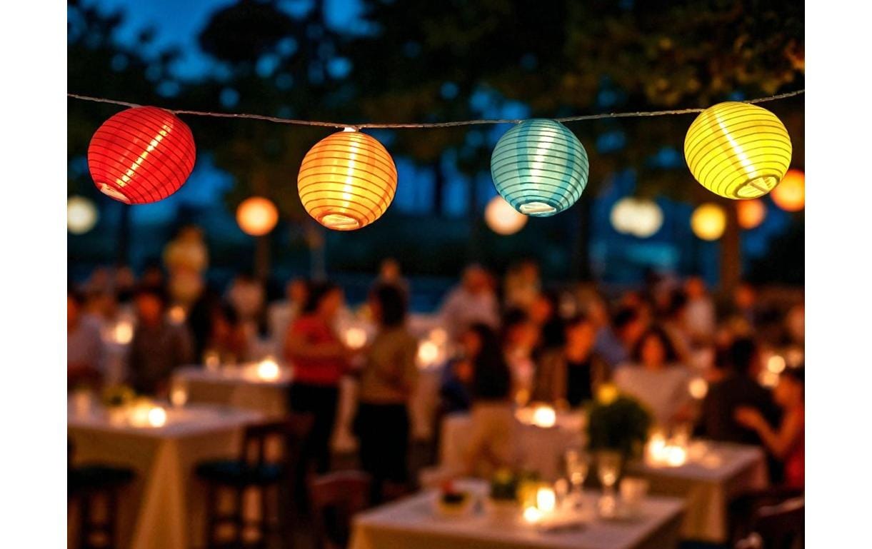 Dameco LED Solar Lichterkette mit farbigen Nylon Balls