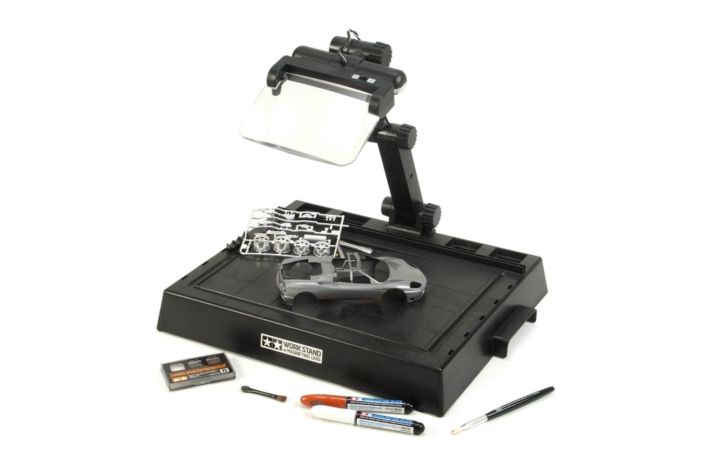 Tamiya Modellbau-Arbeitsstation mit Licht und Lupe Tamiya Modellbau-Arbeitsstation mit Licht und Lupe