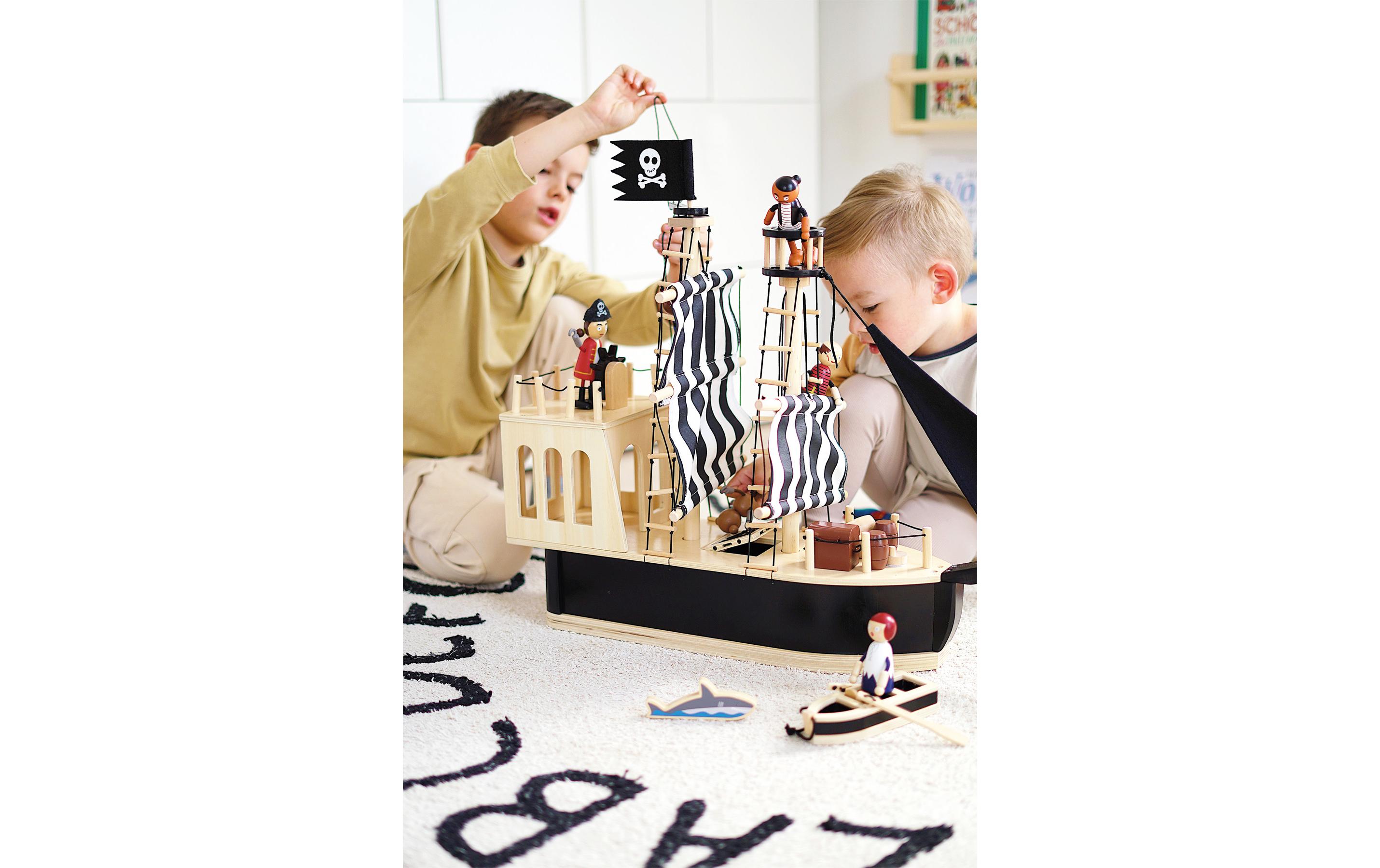 small foot Piratenschiff