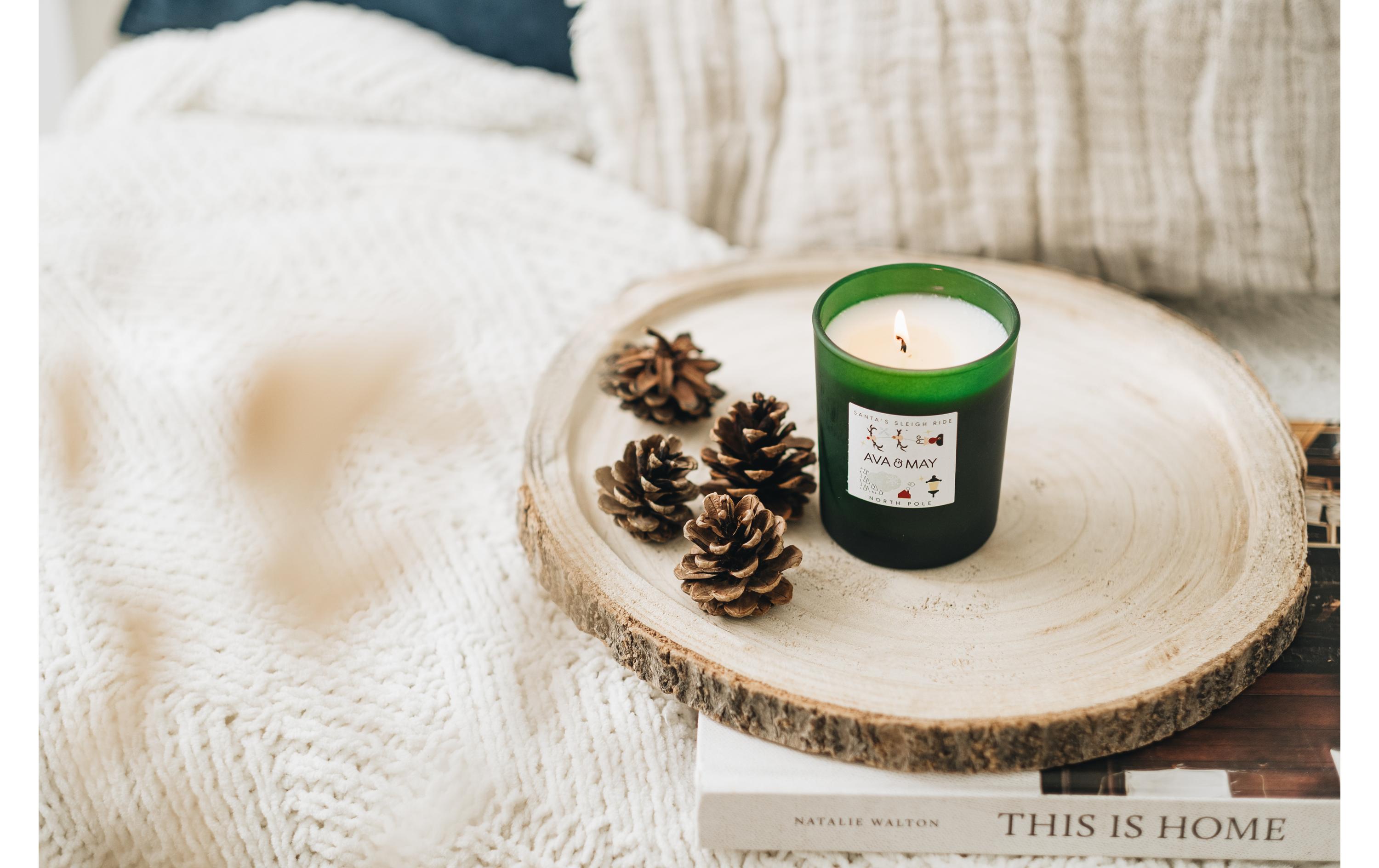 AVA & MAY Kerzenglas Santa's Sleighride, Grün