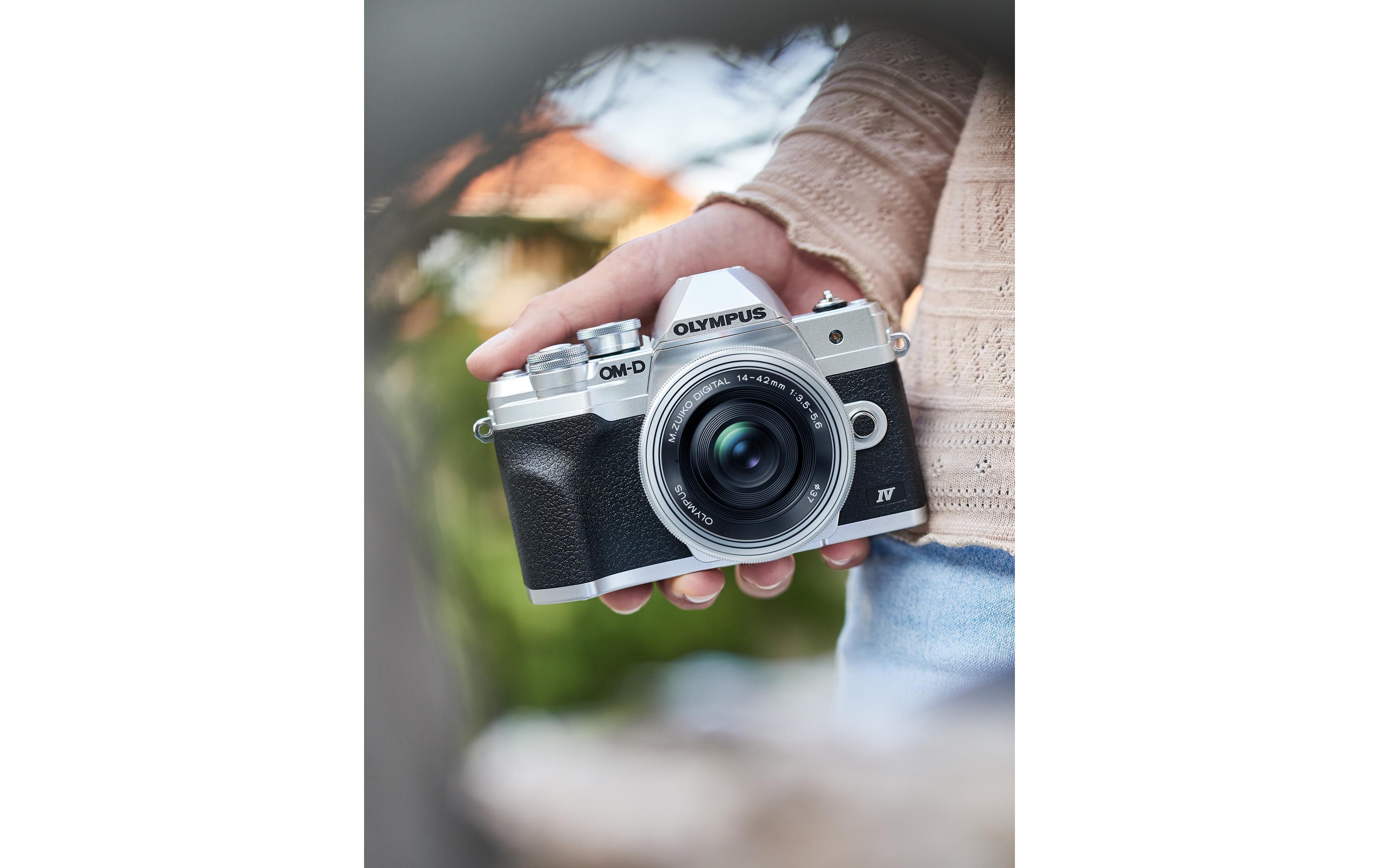 OM-System Fotokamera E-M10 Mark IV Kit 14-42 Silber