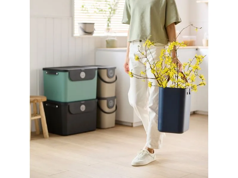 Rotho Recyclingbehälter ALBULA 3 tlg. 100 l, Blau/Anthrazit Rotho Recyclingbehälter ALBULA 3 tlg. 100 l, Blau/Anthrazit