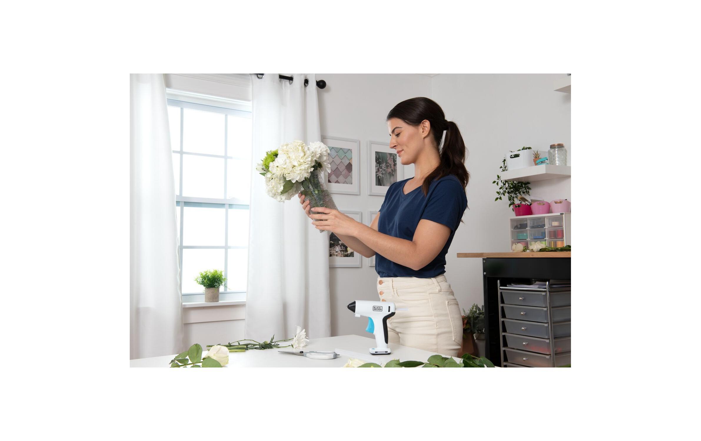 BLACK+DECKER Heissklebepistole BCGL115-XJ ink. 20 Klebestifte