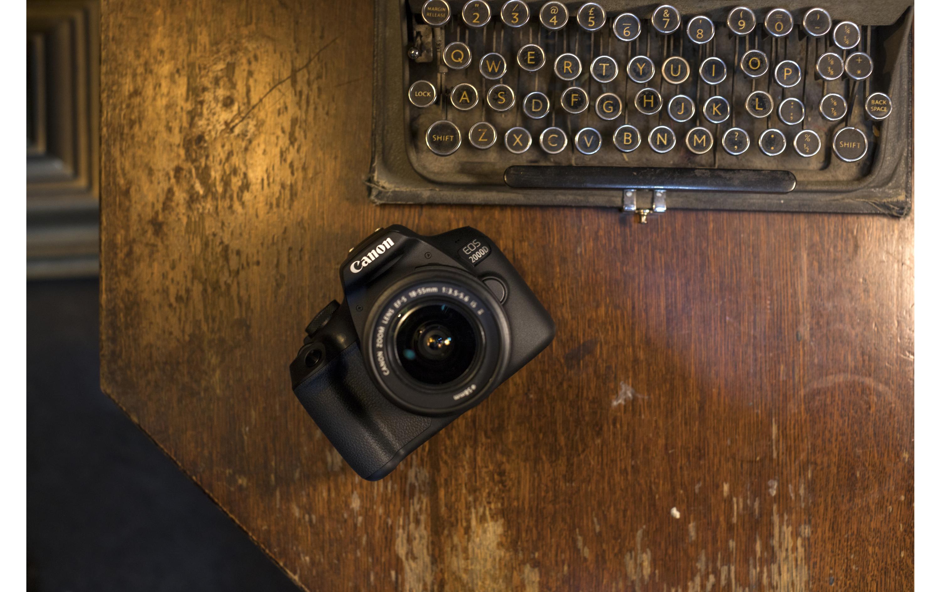 Canon Fotokamera EOS 2000D Kit 18-55