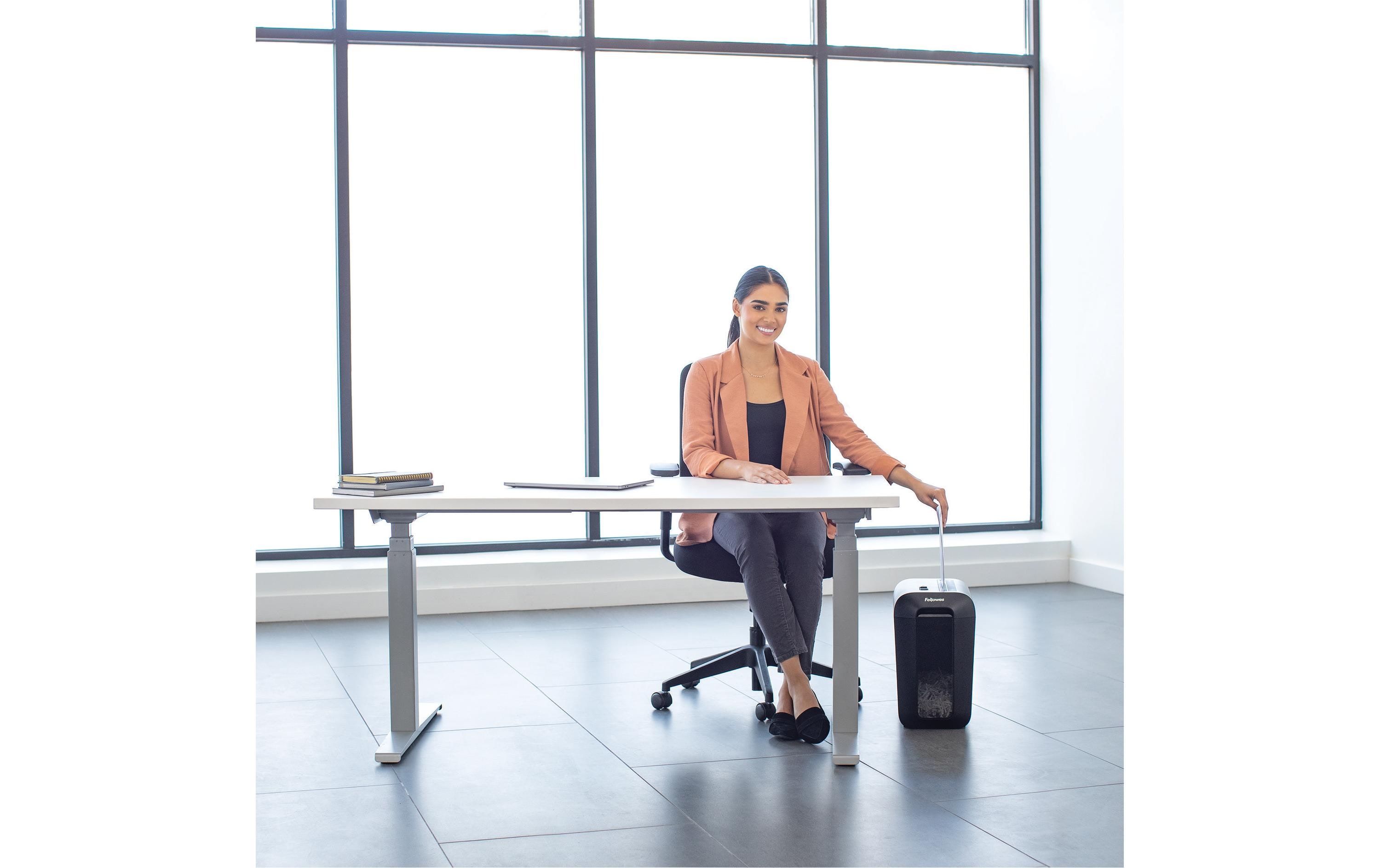 Fellowes Aktenvernichter Powershred LX65 P-4, 10 Seiten