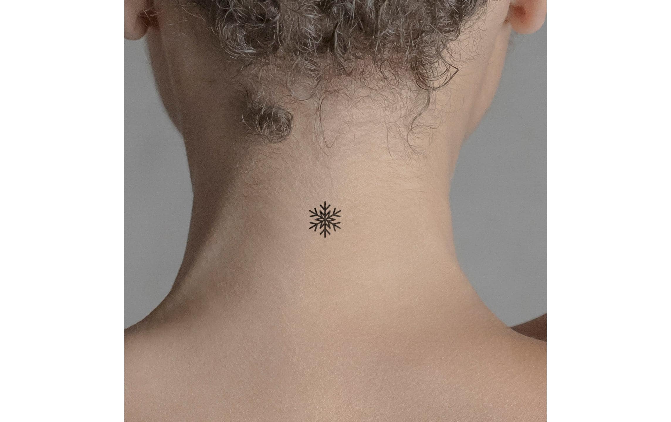 minink Tattoo Schneeflocke Grösse: S (1.5 cm x 1.7 cm)