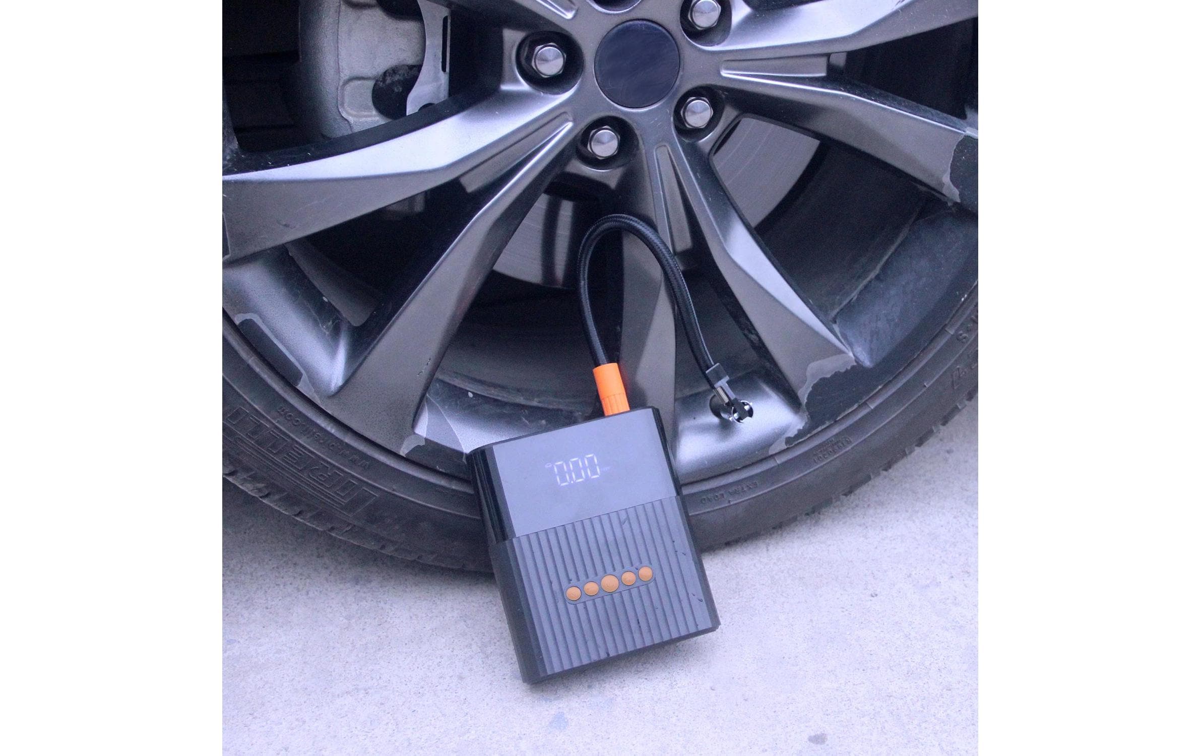 4smarts Powerbank PitStop+ mit Starthilfeausrüstung & Kompressor