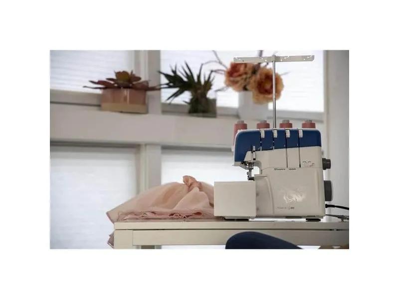 Husqvarna Overlock-Maschine Amber Air S400 Weiss