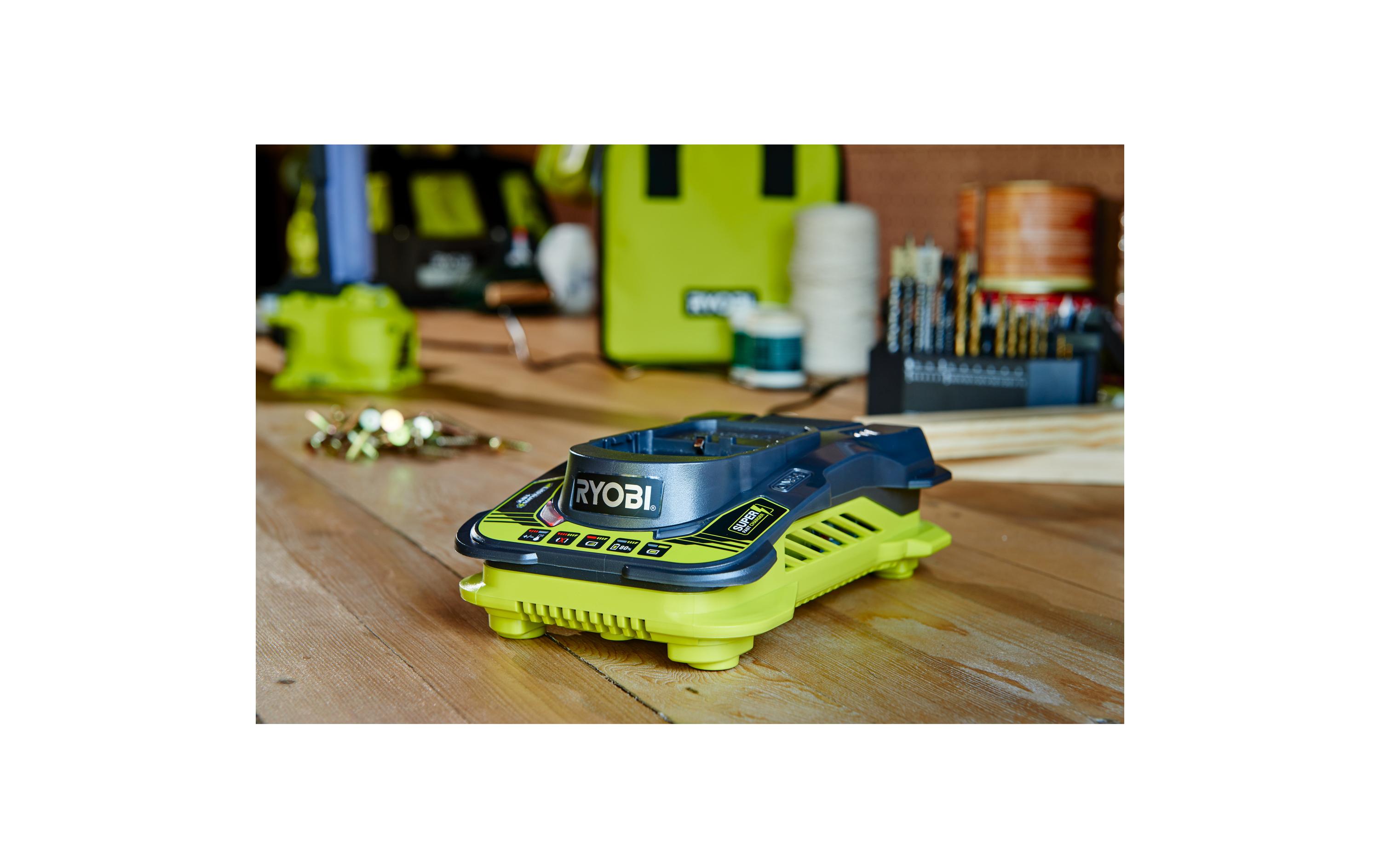 RYOBI Akku-Ladegerät RC18150