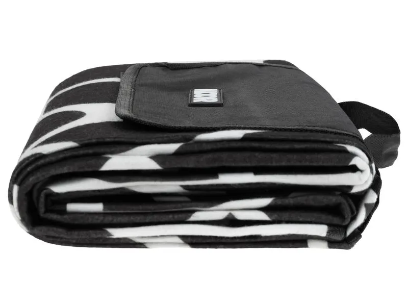 KOOR Picknickdecke Ornamental, Schwarz/Weiss 135 x 160 cm KOOR Picknickdecke Ornamental, Schwarz/Weiss 135 x 160 cm