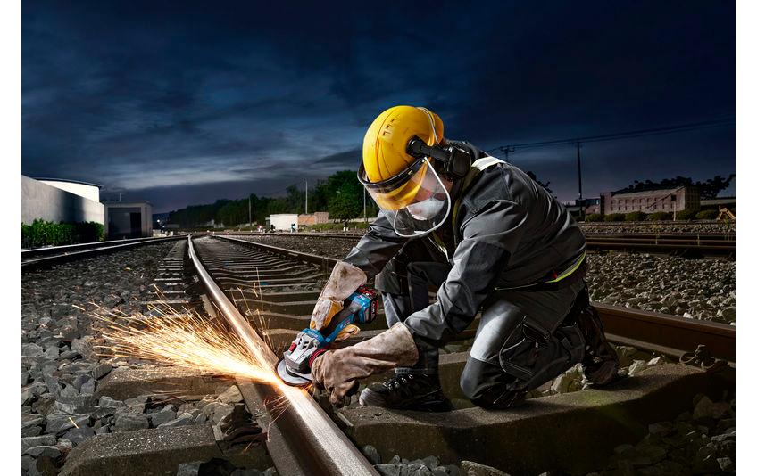 Bosch Professional Akku-Winkelschleifer GWS 18 V-11 in L-BOXX