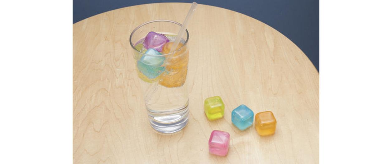 Kikkerland wiederverwendbare Eiswürfelform 30 Stück, Mehrfarbig