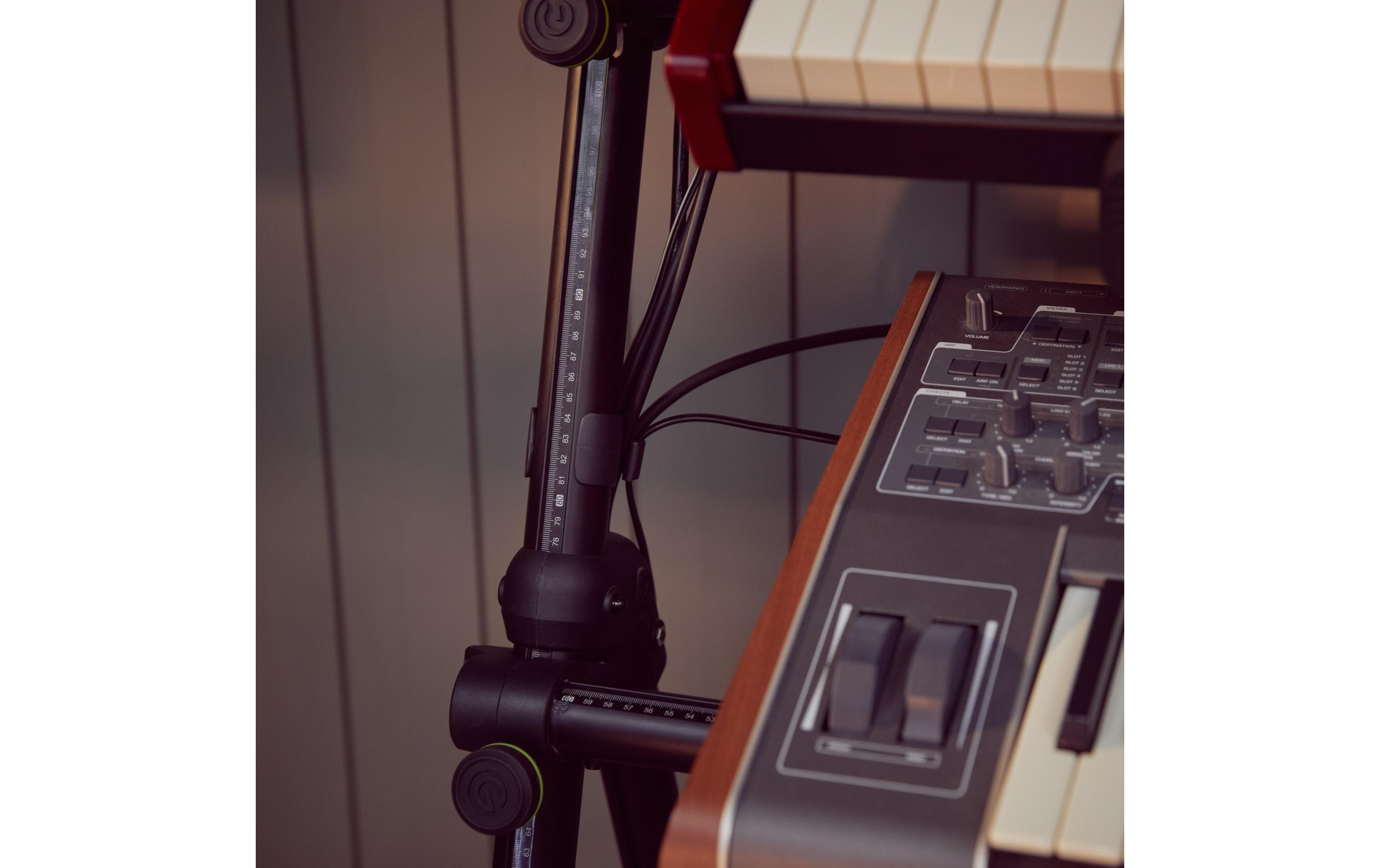 Gravity Keyboardständer GKSMKS01B Mehrfach Keyboardständer Gravity Keyboardständer GKSMKS01B Mehrfach Keyboardständer