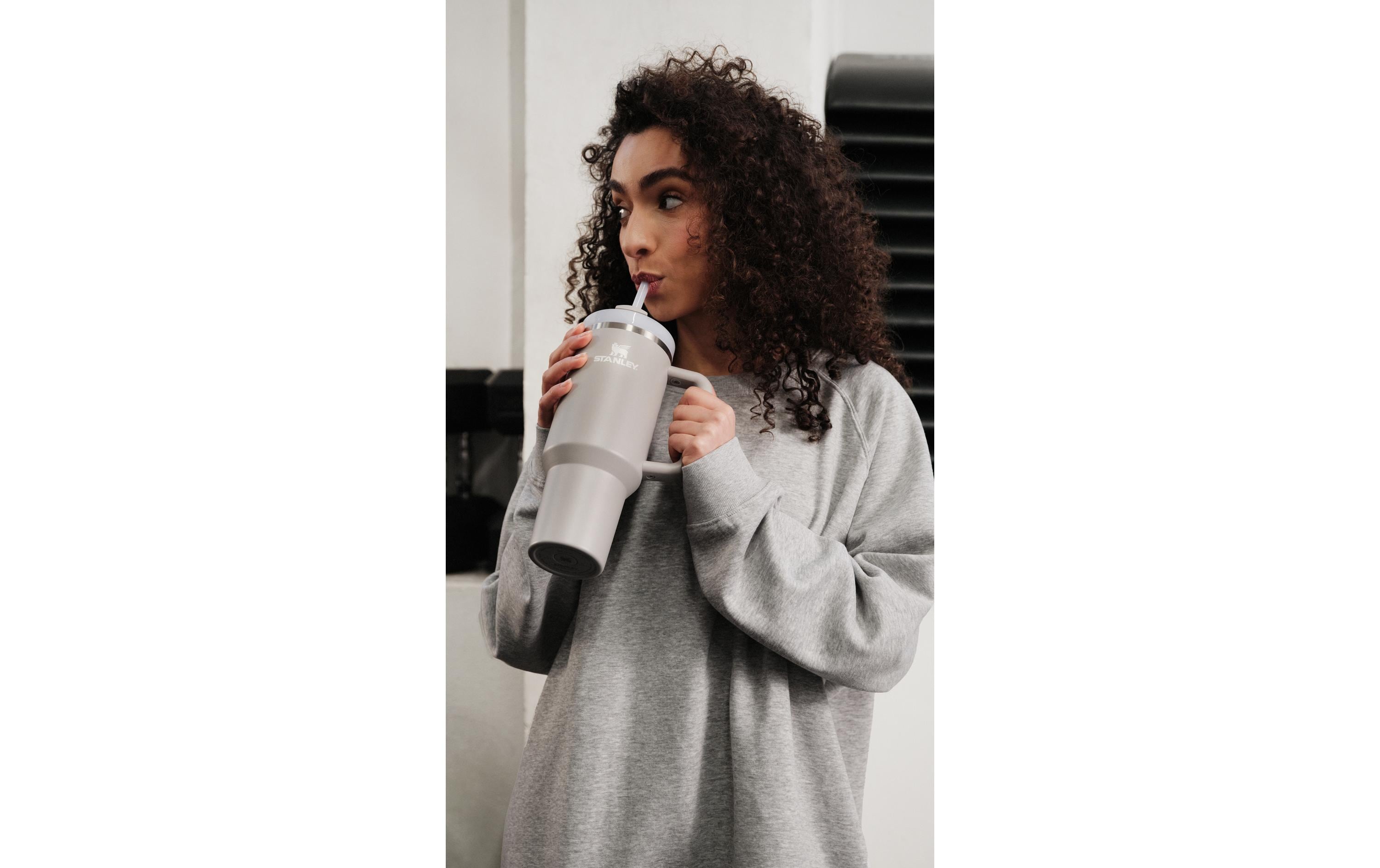 Stanley 1913 Quencher FlowState 1180 ml, Ash