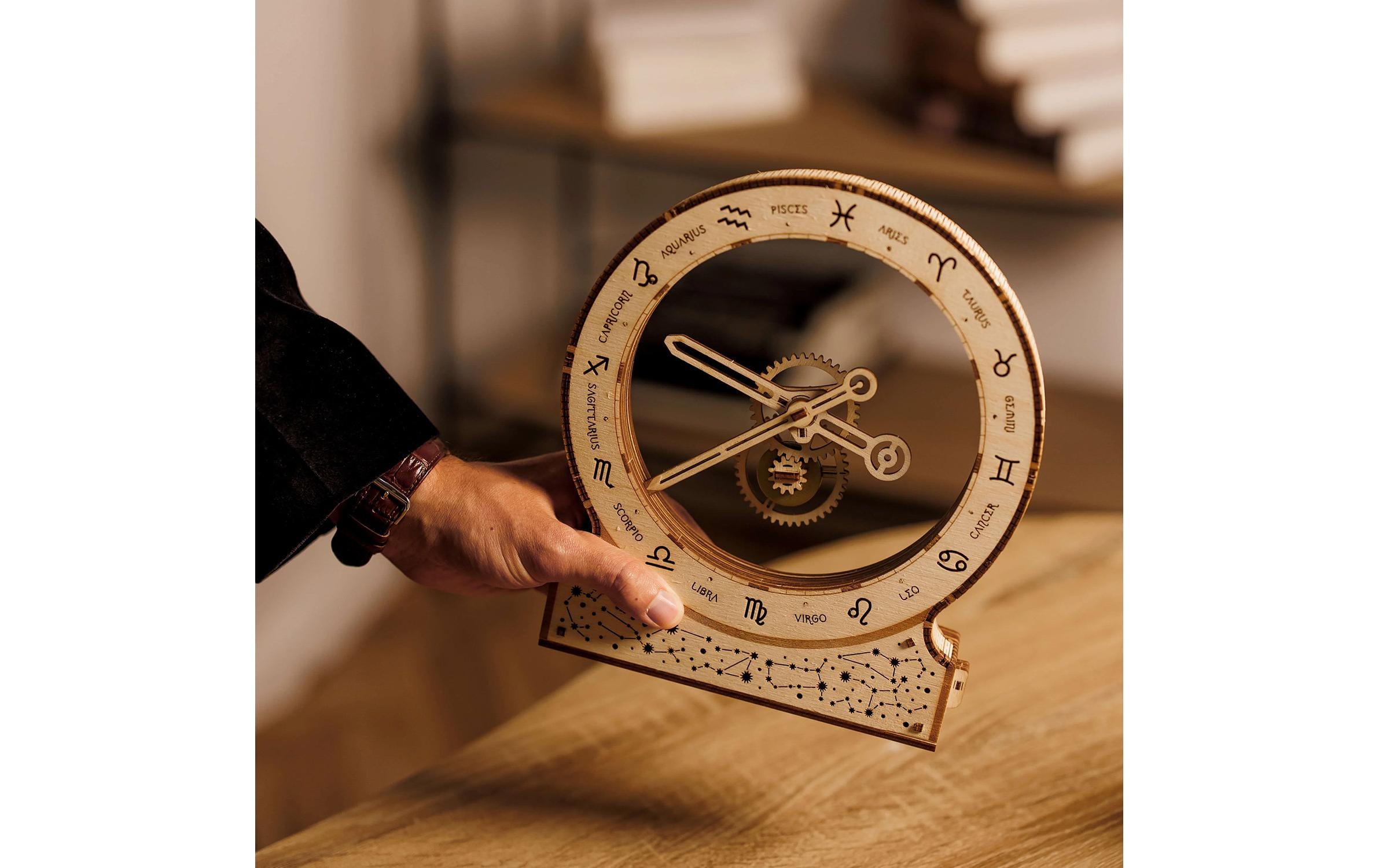 WoodTrick Bausatz Kinetic Clock: Zodiac