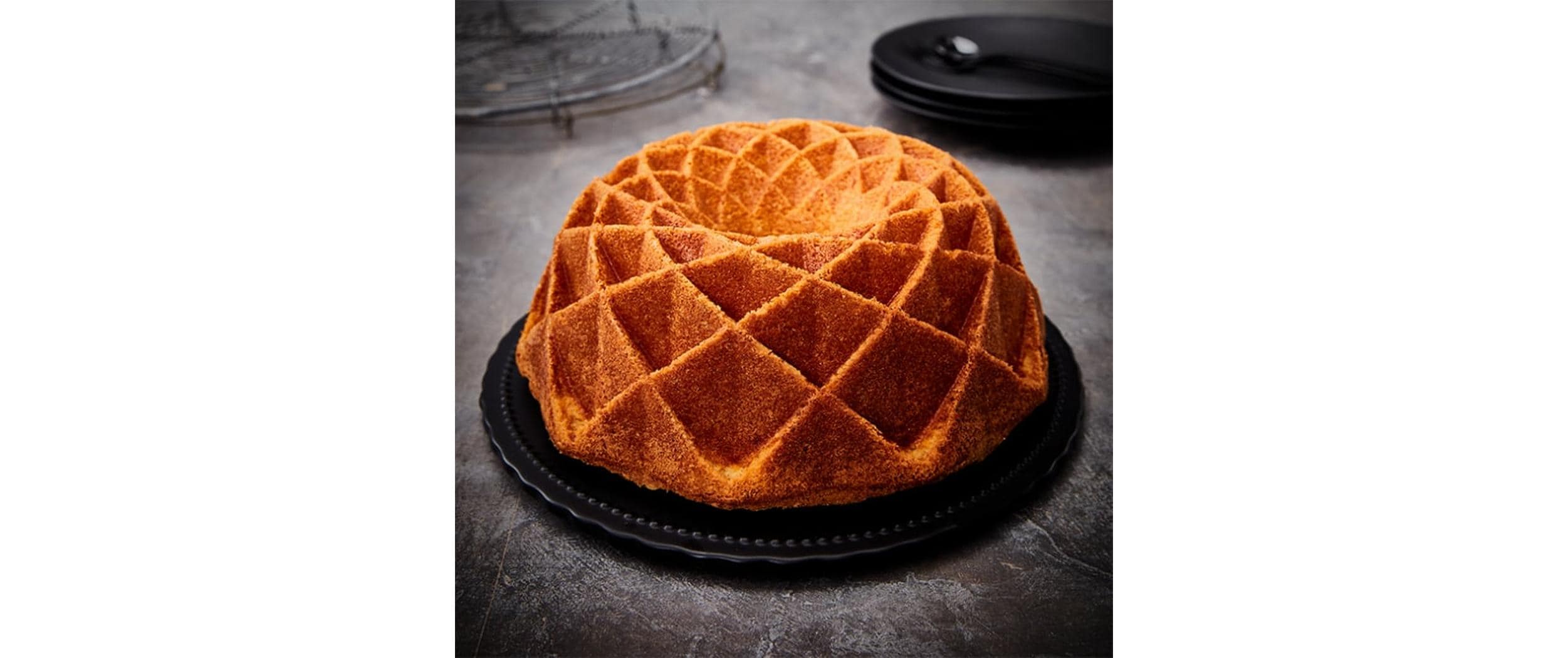 RBV Birkmann Gugelhupf-Backform Contoura Geo 24 cm, Gold