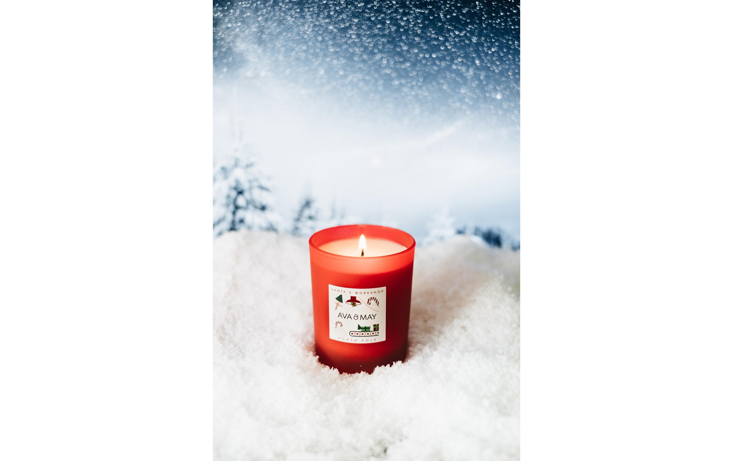 AVA & MAY Kerzenglas Santa's Workshop, Rot