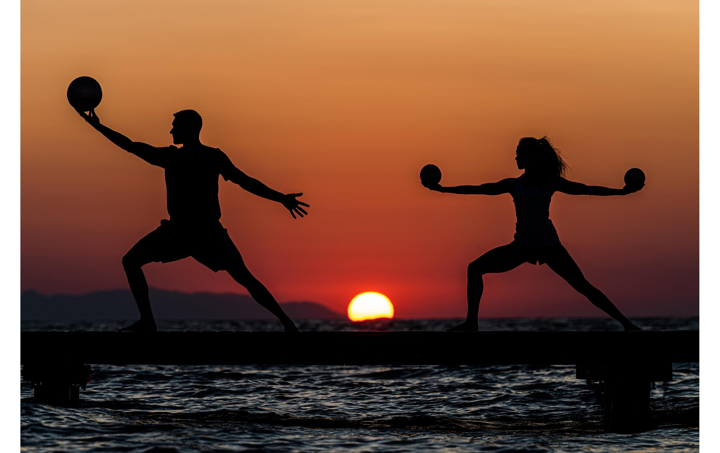 Reaxing Medizinball FLUI Bronze, 28 cm, 8 kg