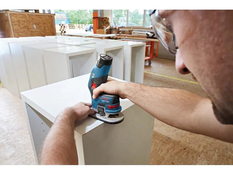 Bosch Professional Akku-Kantenfräse GKF 12V-8 Solo Bosch Professional Akku-Kantenfräse GKF 12V-8 Solo
