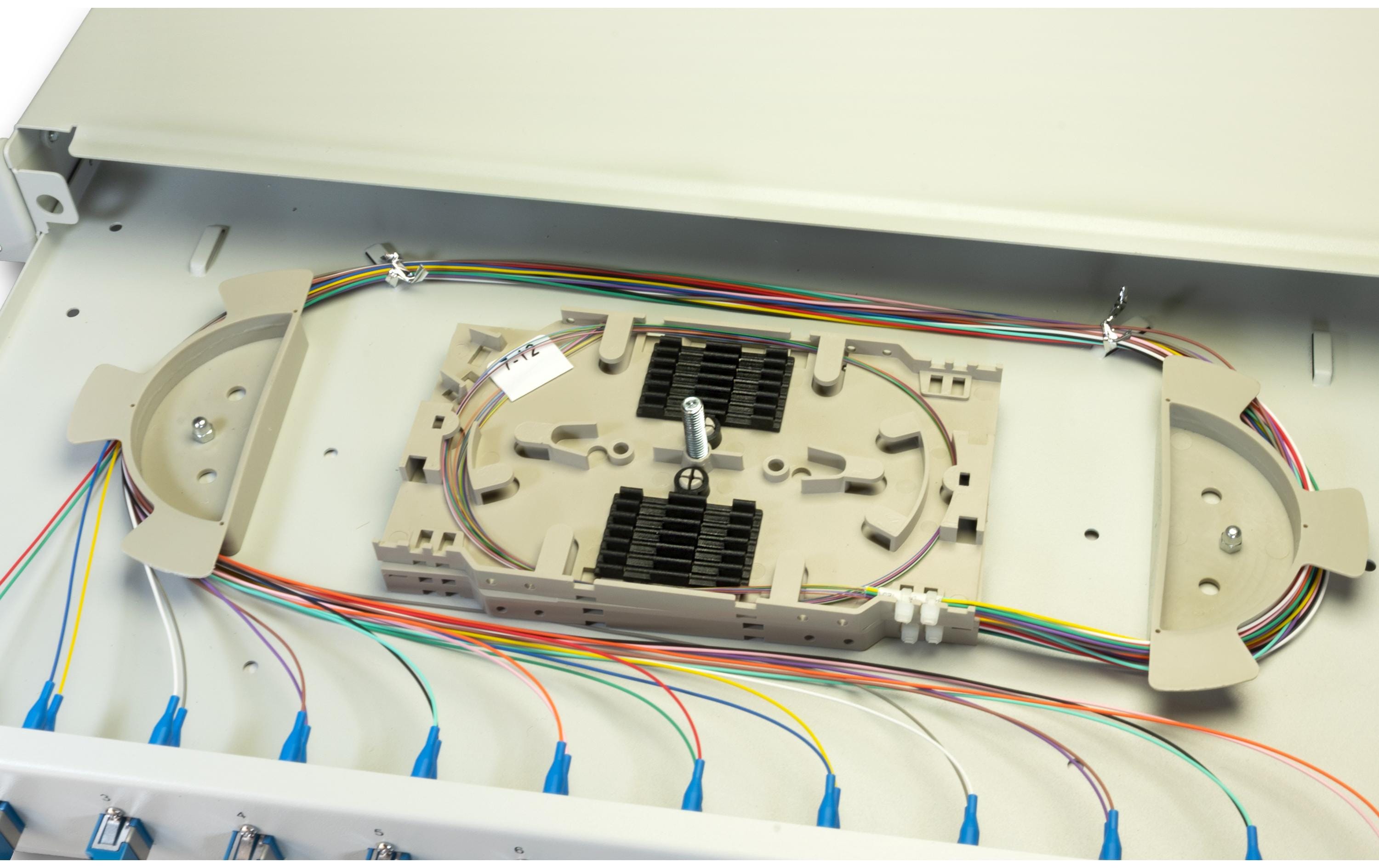 Lightwin Spleissbox 96 Fasern, 24x QLC SM, 9/125µm OS2 Pigtail