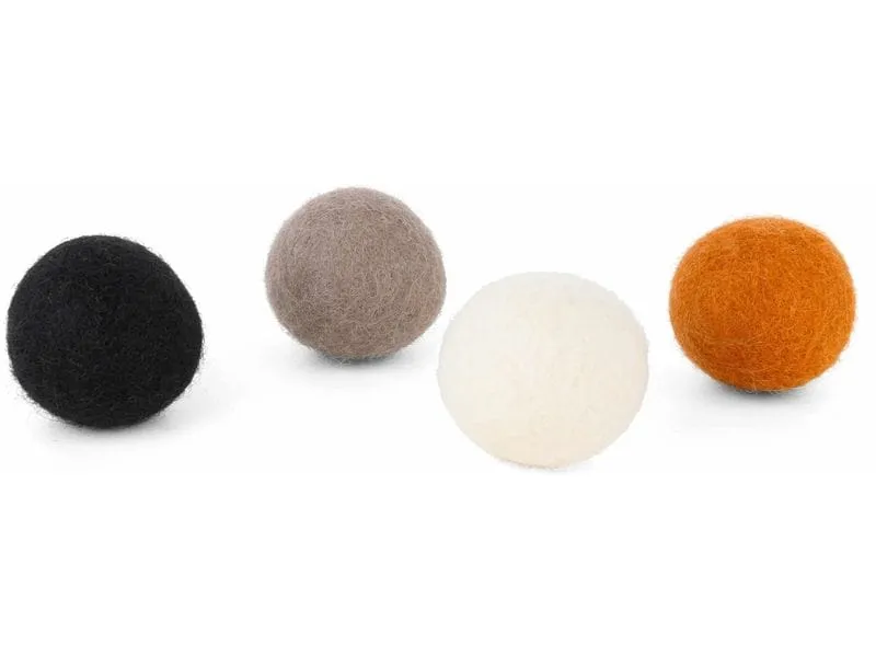 District 70 Katzen-Spielzeug Glow Felt Ball Toys, 35 mm, 4 Stück District 70 Katzen-Spielzeug Glow Felt Ball Toys, 35 mm, 4 Stück