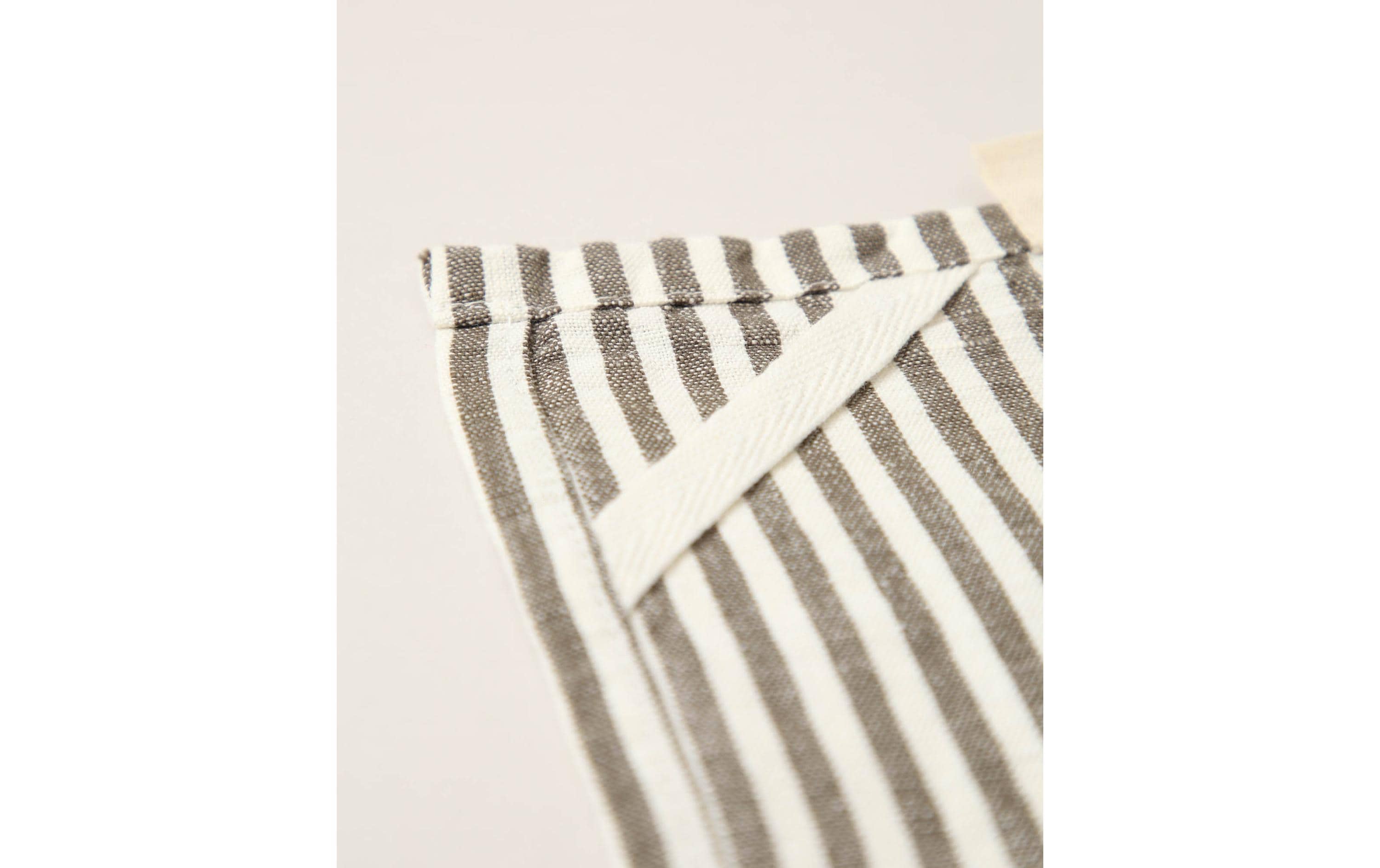 Esmée Geschirrtuch Louis Grau/Weiss