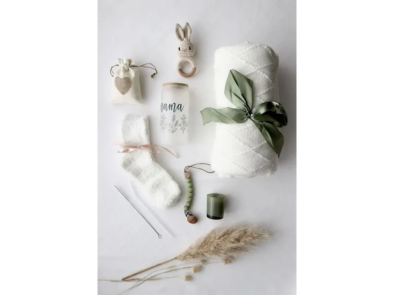 Oykami Mama und Baby Geschenkbox Weisse Decke «Kapstadt» Weiss/Grün