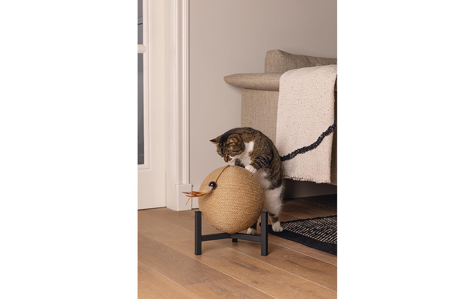 Designed by Lotte Metall Kratzball Tyra 27 x 27 x 33 cm