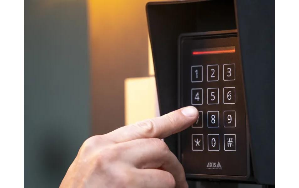 Axis RFID-Reader A4131-E mit Folientastatur
