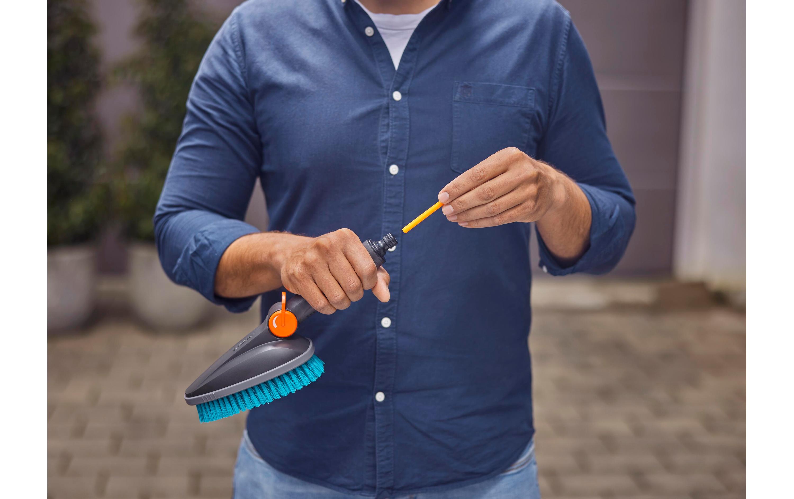 GARDENA Cleansystem Handbürste M hard GARDENA Cleansystem Handbürste M hard