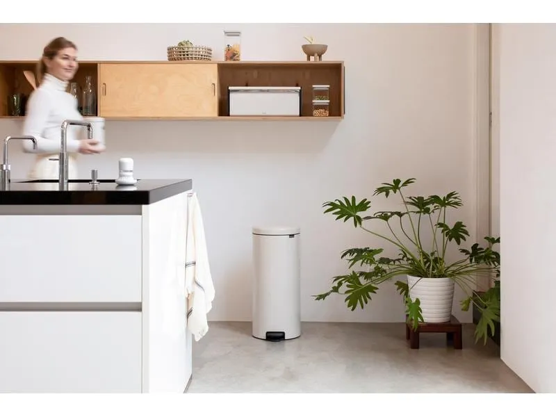 Brabantia Treteimer NewIcon 30 l, Soft Beige Brabantia Treteimer NewIcon 30 l, Soft Beige