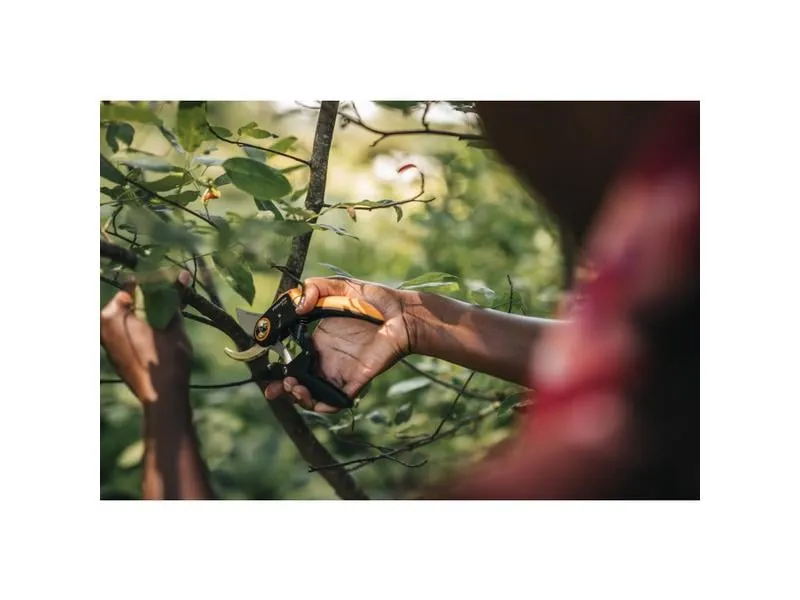 Fiskars Gartenschere Bypass M P721, 21 x 6 x 2 cm