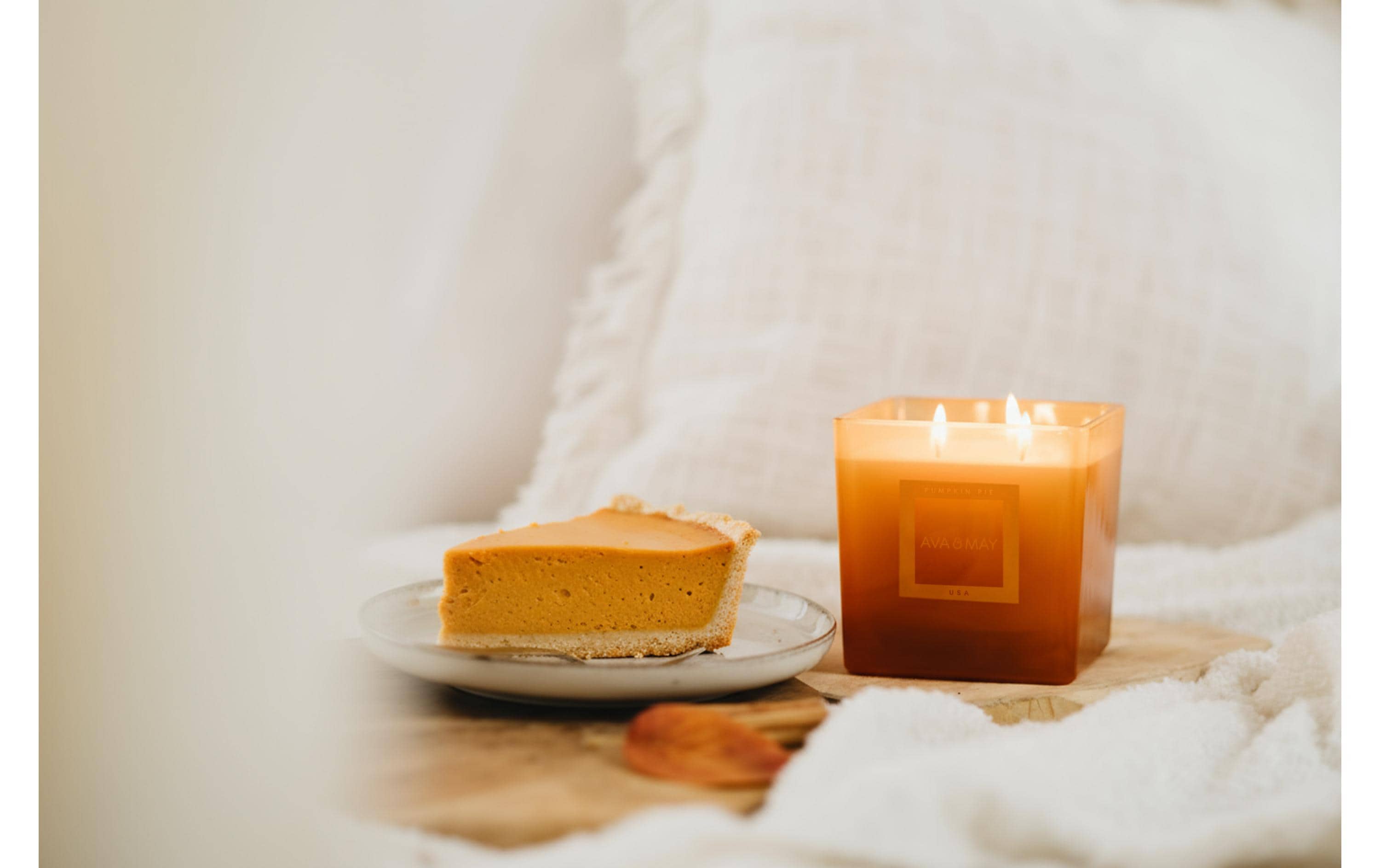 AVA & MAY Duftkerze Pumpkin Pie, 550 g