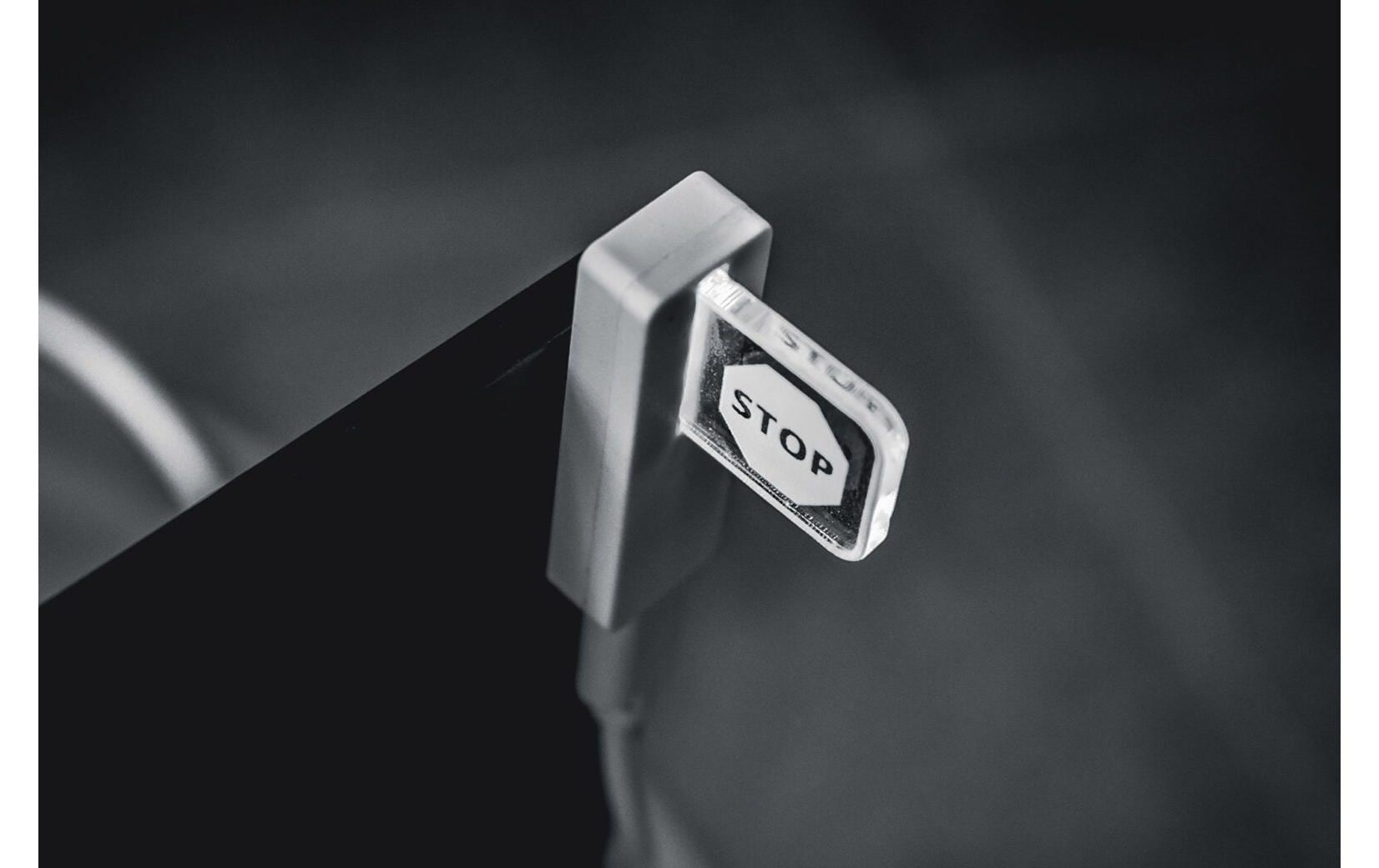 Luxafor Flag mit 1.5m USB-C STOP