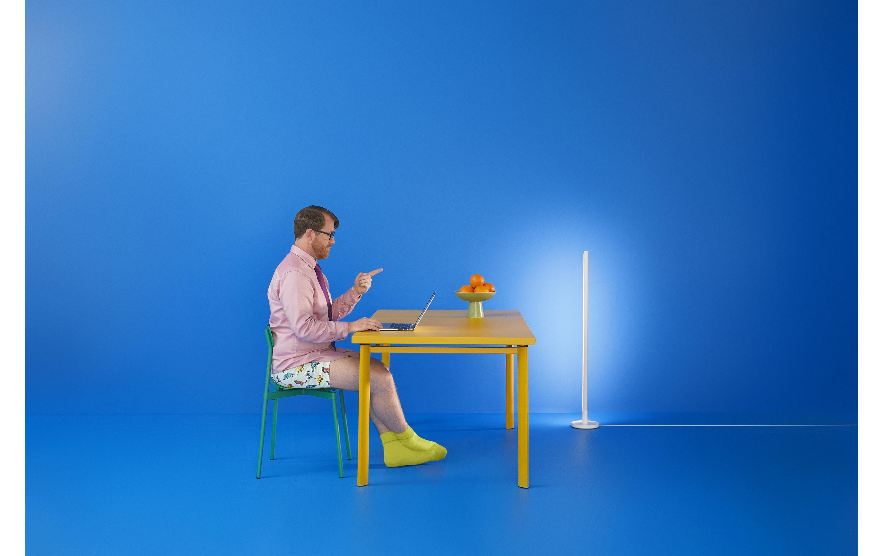 WiZ Pole Floor Light Stehleuchte Tunable White & Color WiZ Pole Floor Light Stehleuchte Tunable White & Color