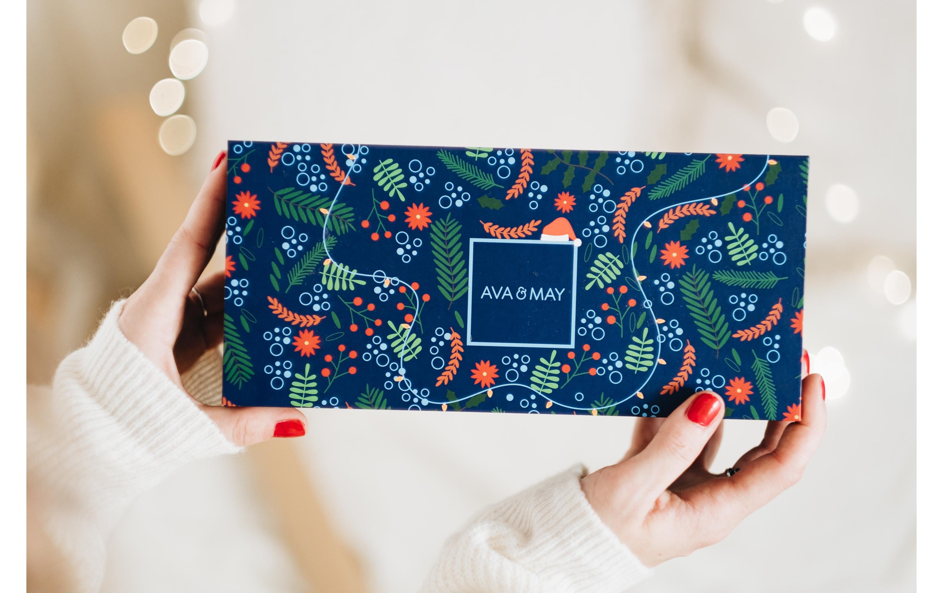 AVA & MAY Geschenkbox North Pole, Rot/Grün