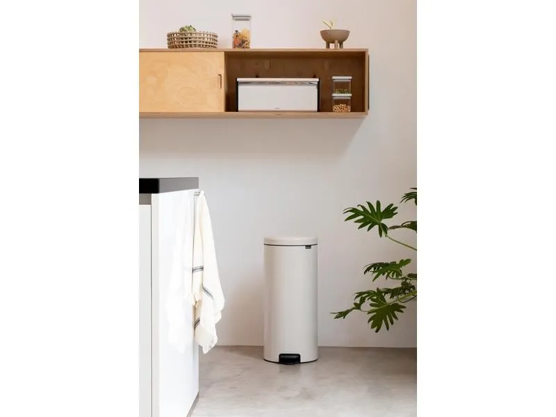 Brabantia Treteimer NewIcon 30 l, Soft Beige Brabantia Treteimer NewIcon 30 l, Soft Beige