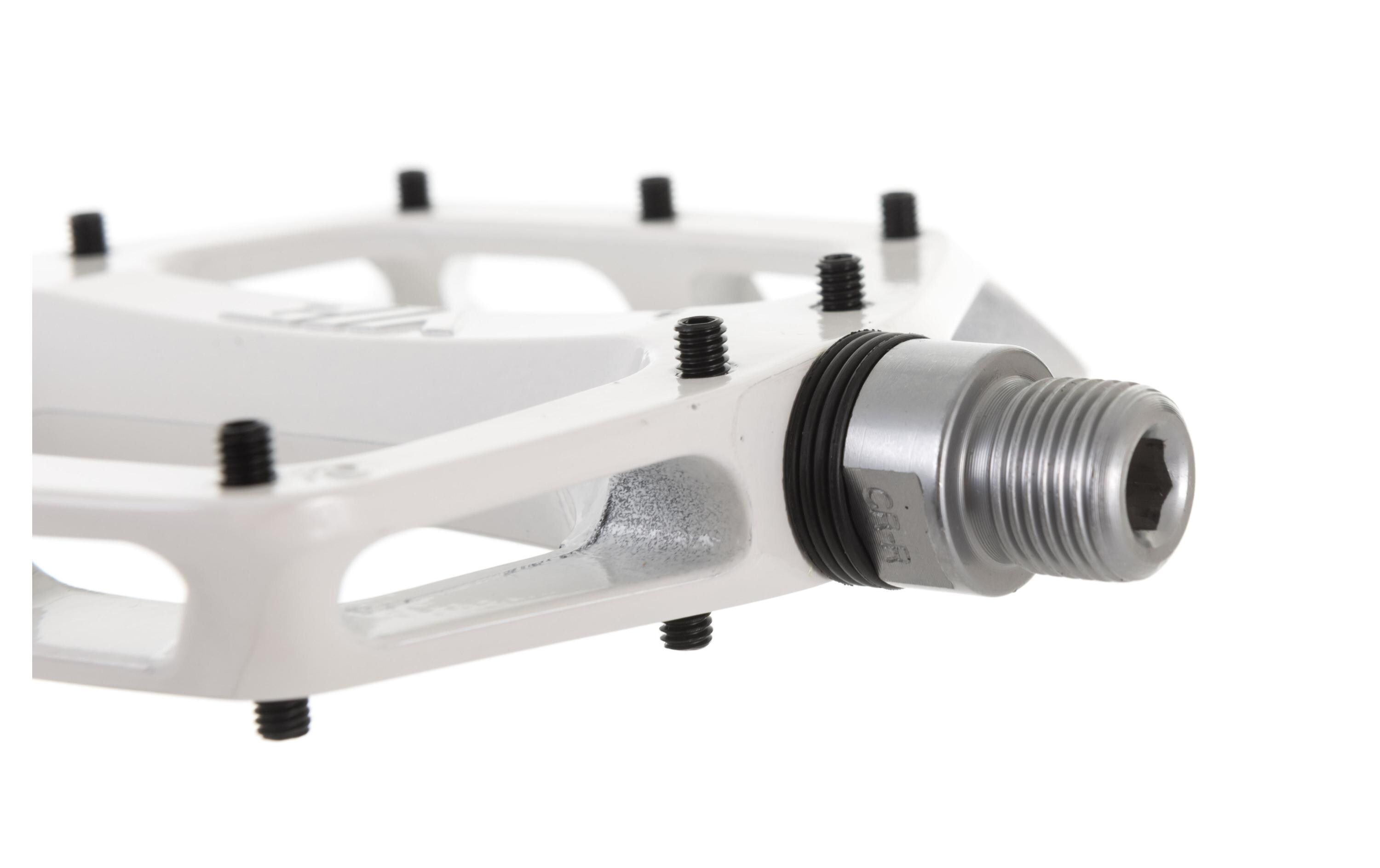 DMR Plattformpedale V12 Weiss DMR Plattformpedale V12 Weiss